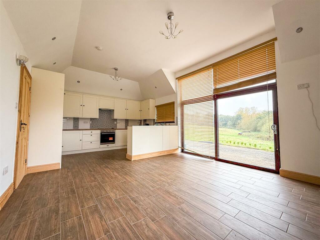 Additional property image - Brooklands View, Tenpenny Hill, Thorrington