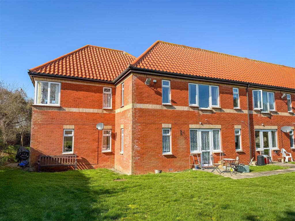 Main image of property: The Lodge, Hall Crescent, Holland-On-Sea, Essex