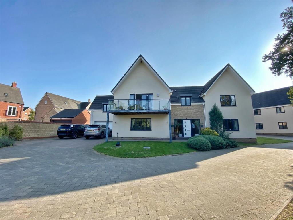 Main image of property: Wyman Chase, Milton Keynes, Buckinghamshire, MK4