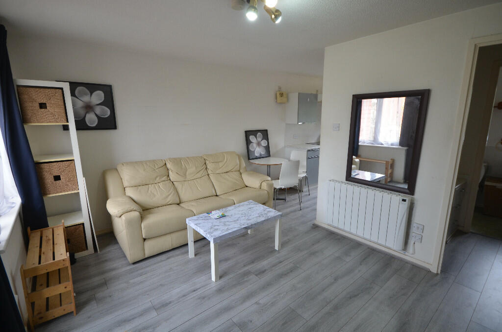 Main image of property: Pettingrew Close, Walnut Tree, Milton Keynes MK7