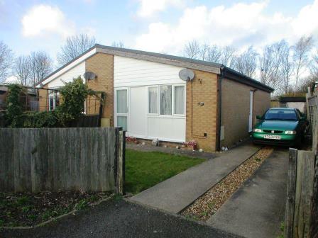 2 bedroom semi-detached bungalow for rent in Leadenhall, Milton Keynes, MK6