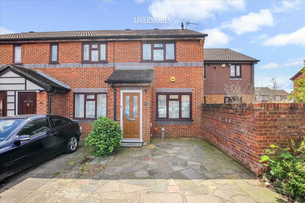 2 bedroom terraced house for sale in Cheswick Close, Crayford, DA1