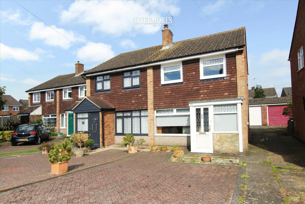 3 bedroom semidetached house for sale in Mayplace Avenue, Crayford