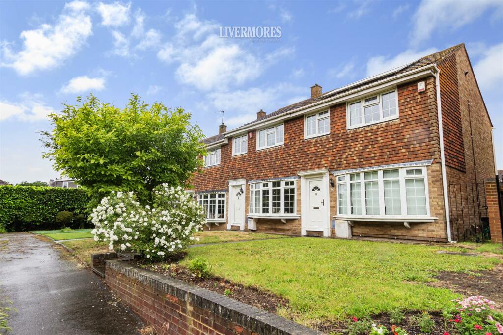 3 bedroom terraced house for sale in Old Road, Crayford, Kent, DA1