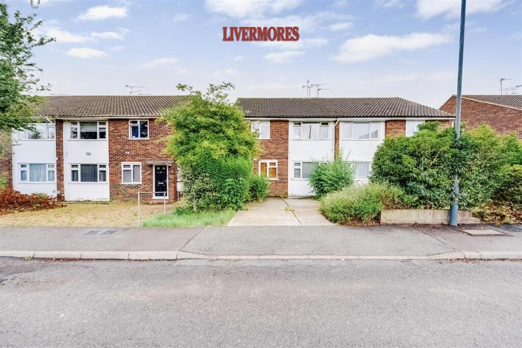 2 bedroom maisonette