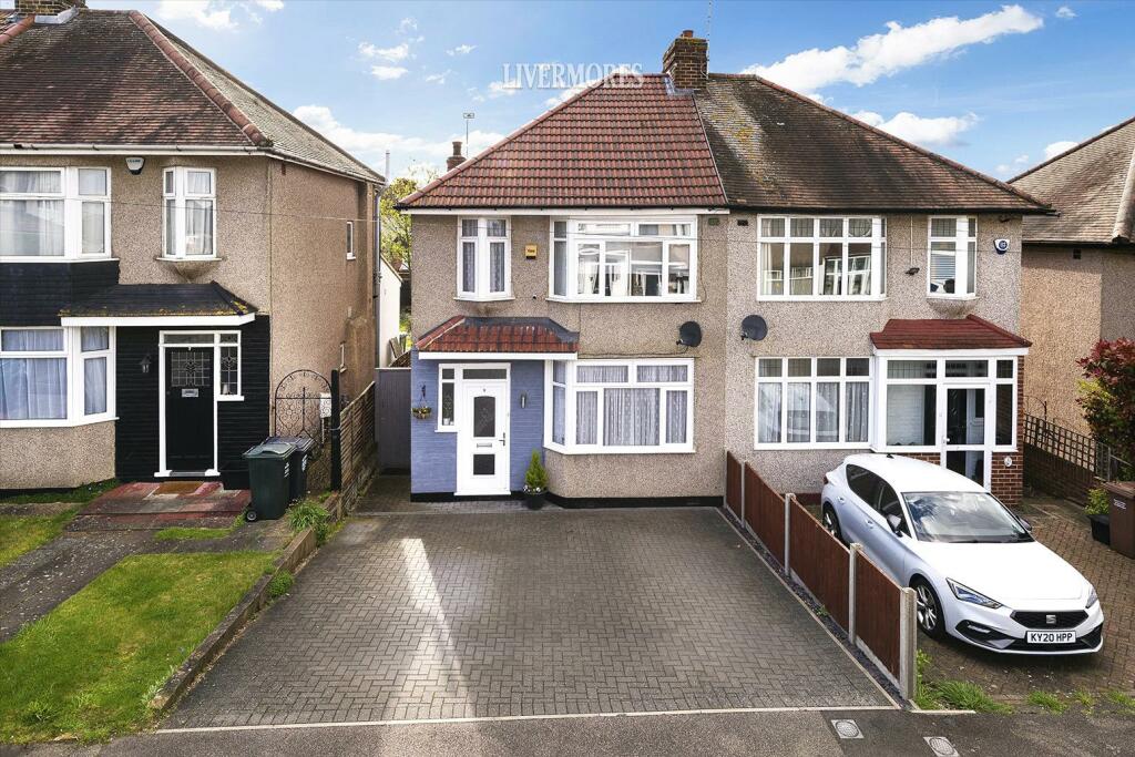 3 bedroom semidetached house for sale in Morland Avenue, Dartford, DA1