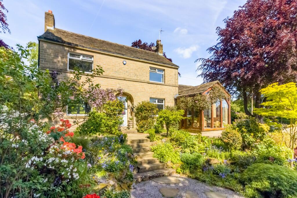 4 bedroom detached house for sale in New Road, Netherthong, Holmfirth, HD9