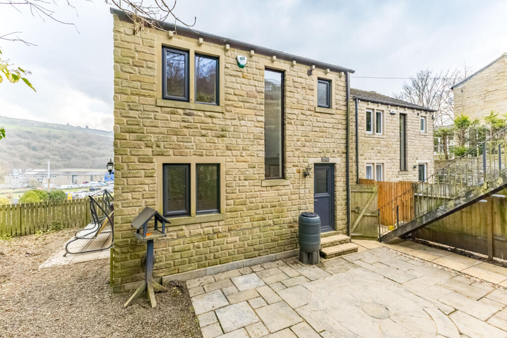 4 bedroom detached house for sale in Woodhead Road, Holmfirth, HD9