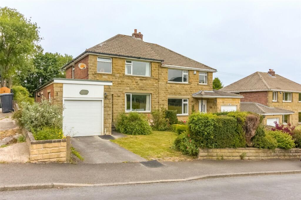 3 bedroom semidetached house for rent in Greenhill Bank Road, New Mill