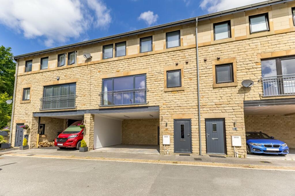 3 bedroom house for rent in Upper Sunny Bank Mews, Meltham, Holmfirth, HD9