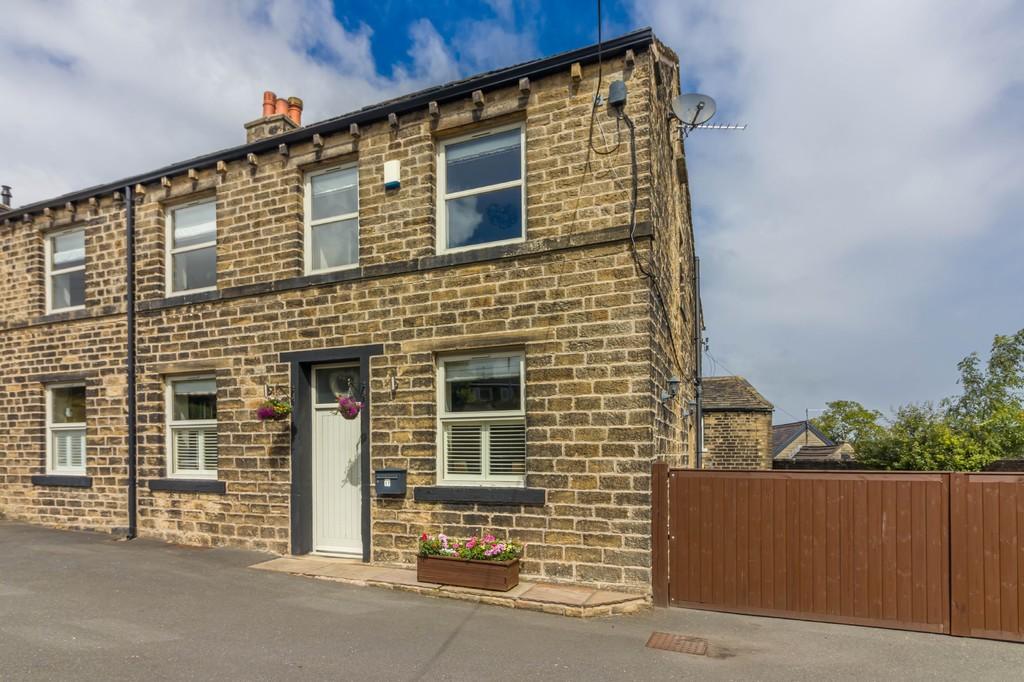 4 bedroom semidetached house for sale in New Mill Road, Holmfirth , HD9