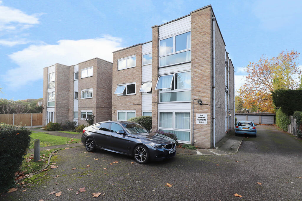 2 bedroom flat for sale in Wanstead Road, Bromley, BR1