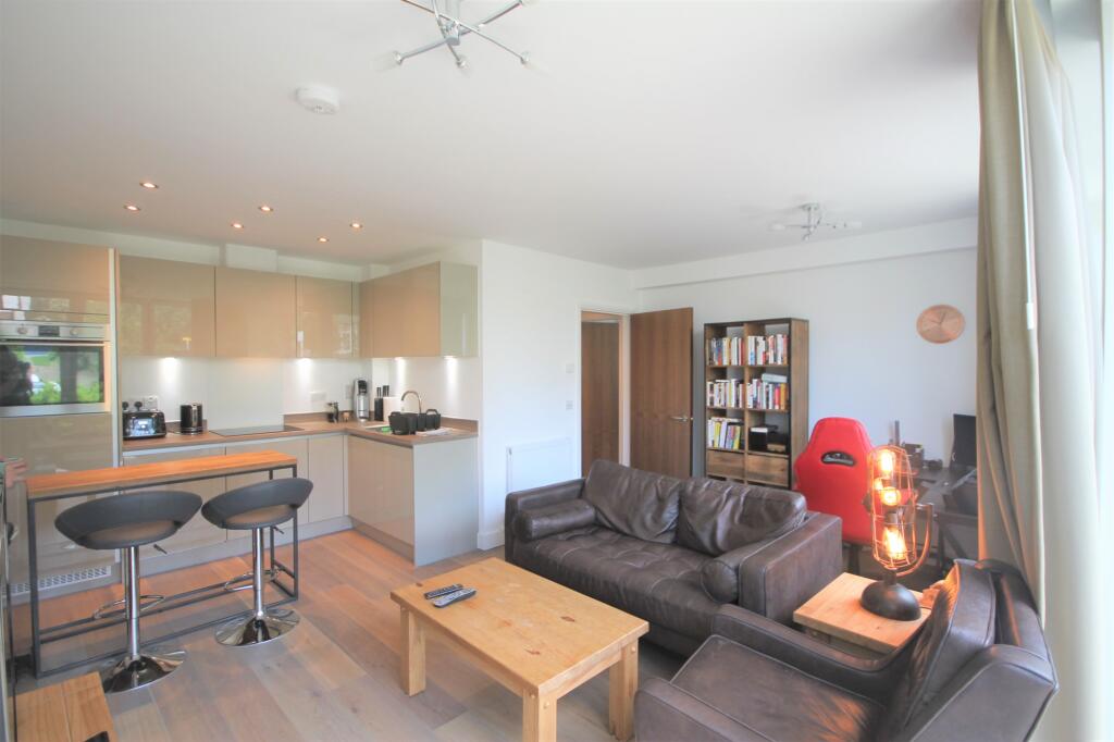 Additional property image - Knoll Rise, Orpington