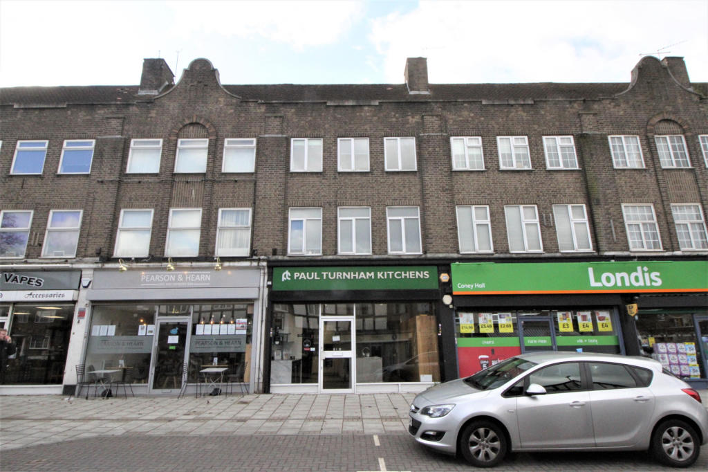 Shop for sale in Kingsway, West Wickham, BR4