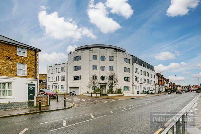 2 bedroom flat for sale in 111 Catford Hill, Catford , SE6