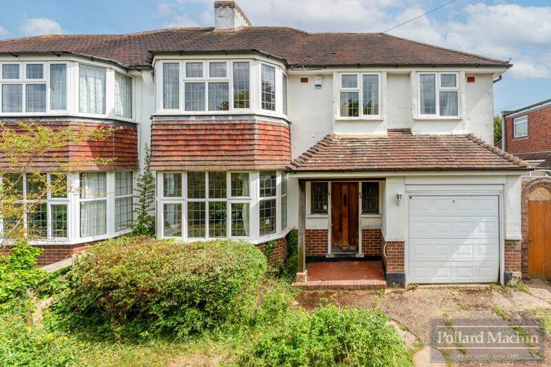 4 bedroom semidetached house for sale in Mitchley Hill, Sanderstead, CR2