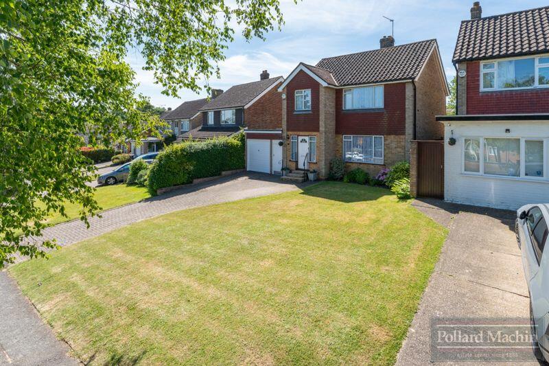 3 bedroom detached house for sale in Southcote Road, Sanderstead, CR2