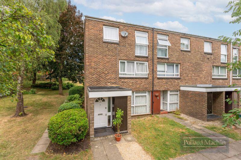 Main image of property: Woodpecker Mount, Croydon