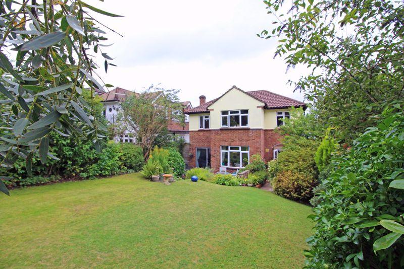 3 bedroom detached house for sale in The Woodfields, Sanderstead