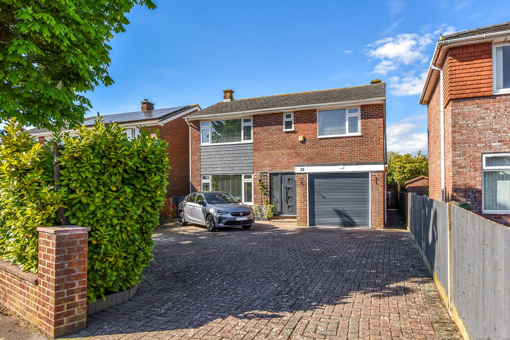 4 bedroom detached house for sale in Cutlers Lane, Stubbington, Fareham