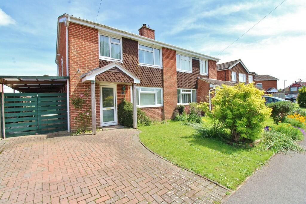 3 bedroom semidetached house for sale in Nursery Lane, Stubbington