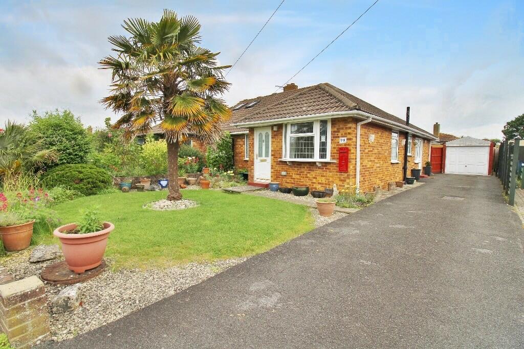 3 bedroom semidetached bungalow for sale in Green Road, Stubbington , PO14