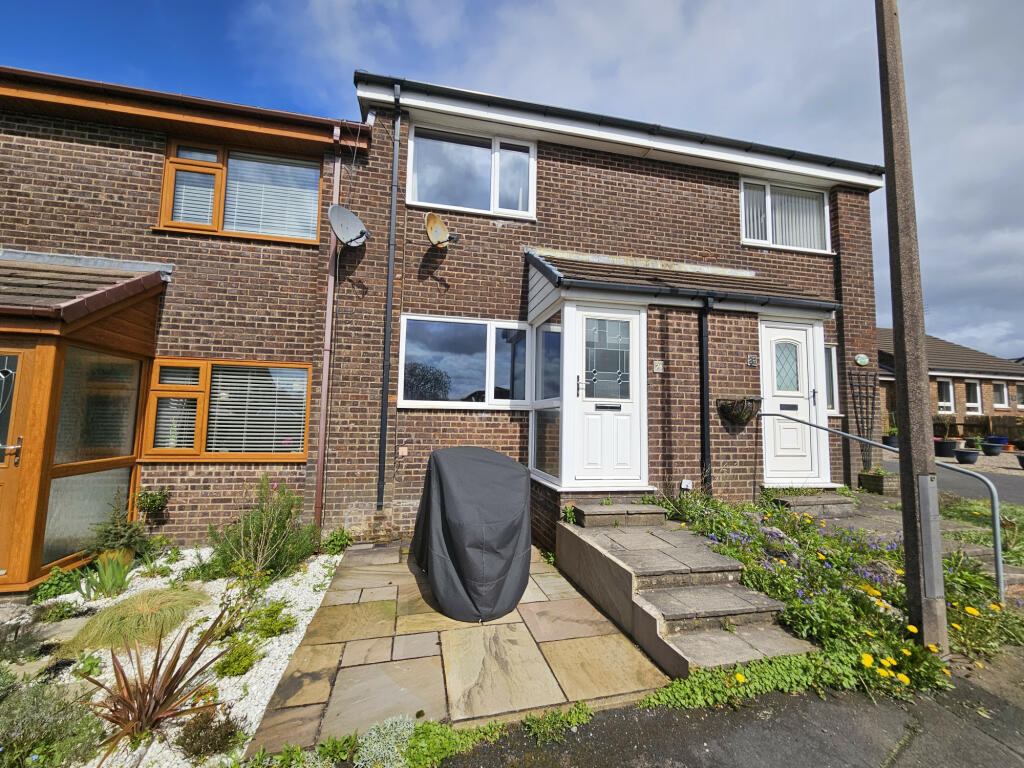 2 bedroom terraced house for sale in Poplar Drive, Longridge, PR3