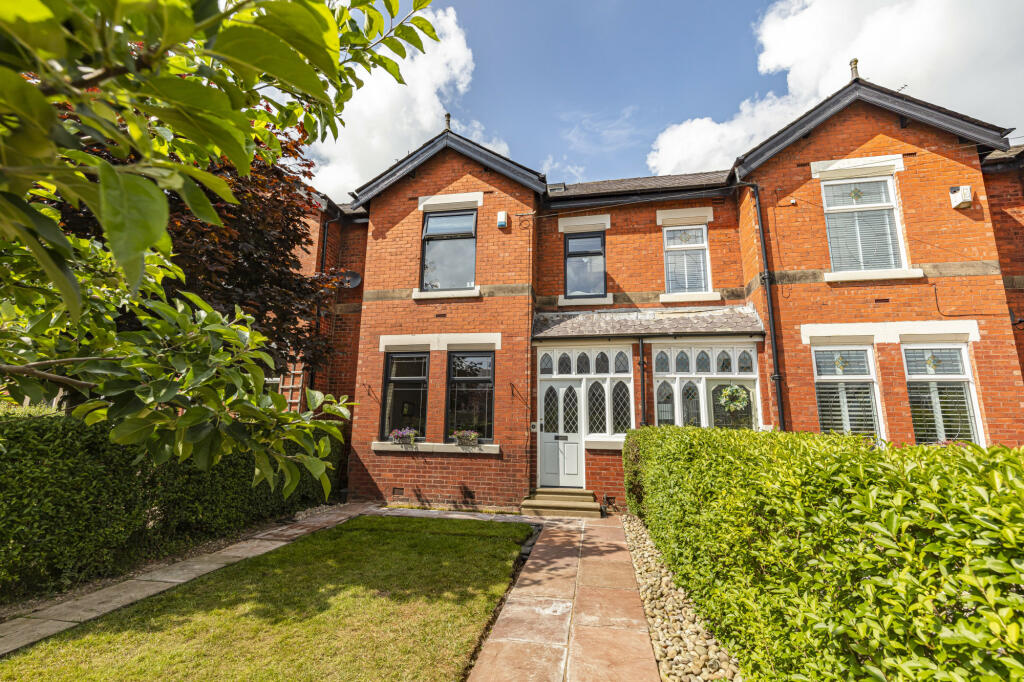 4 bedroom terraced house for sale in Preston Road, Grimsargh, PR2