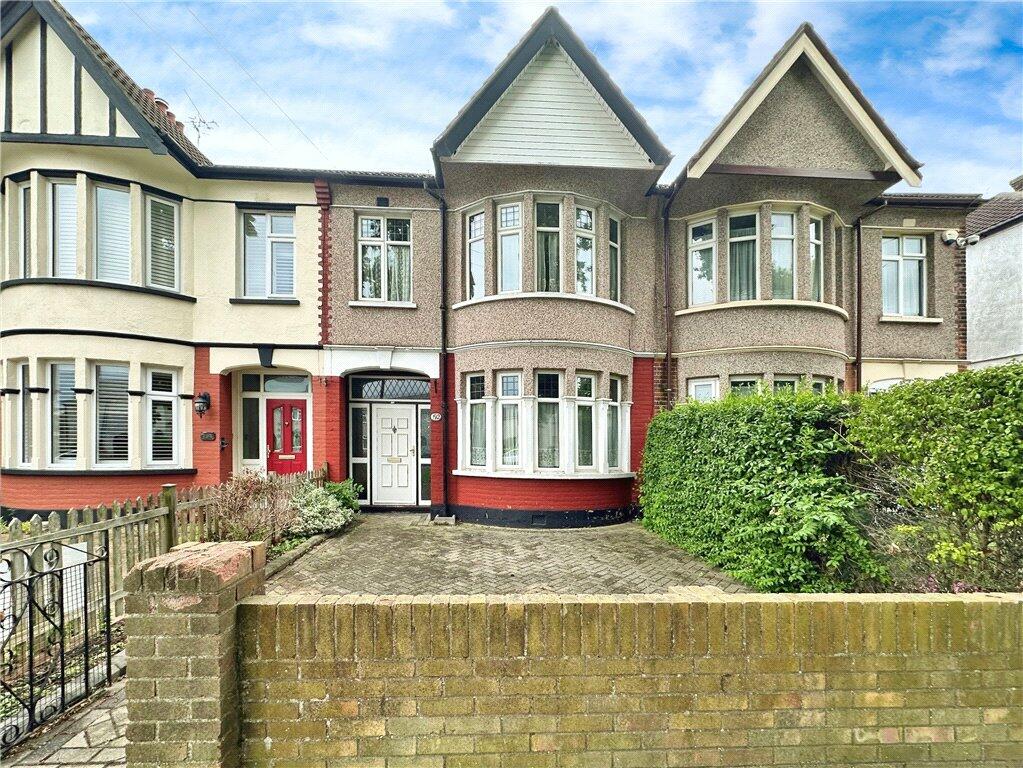 3 bedroom terraced house for sale in Bournemouth Park Road, Southendon