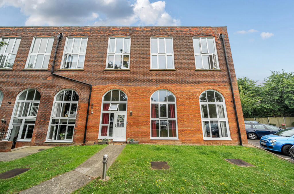 Main image of property: Sweyne Avenue, Southend-on-Sea, Essex