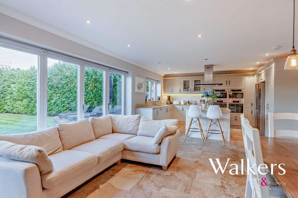 4 bedroom detached house for sale in Norsey Road, Billericay, CM11