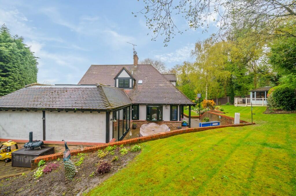 4 bedroom detached house for sale in Prescott, Langdon Hills, SS16