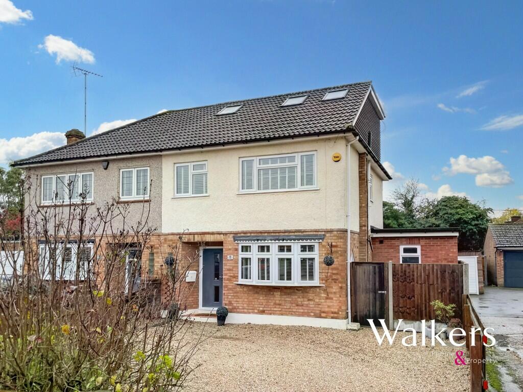 4 bedroom semidetached house for sale in Marks Close, Ingatestone, CM4