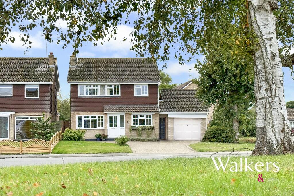 4 bedroom detached house for sale in Stock Lane, Ingatestone, CM4