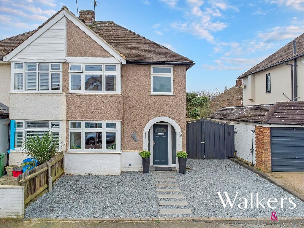 3 bedroom semidetached house for sale in Broomwood Gardens, Pilgrims