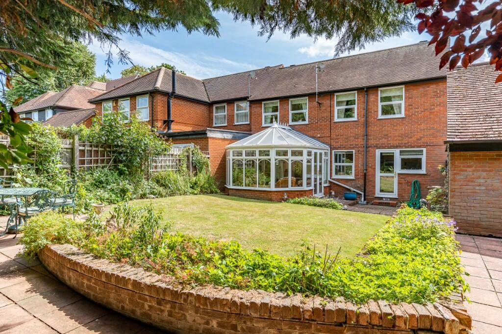 3 bedroom mews property for sale in Chapel Croft, Ingatestone, CM4