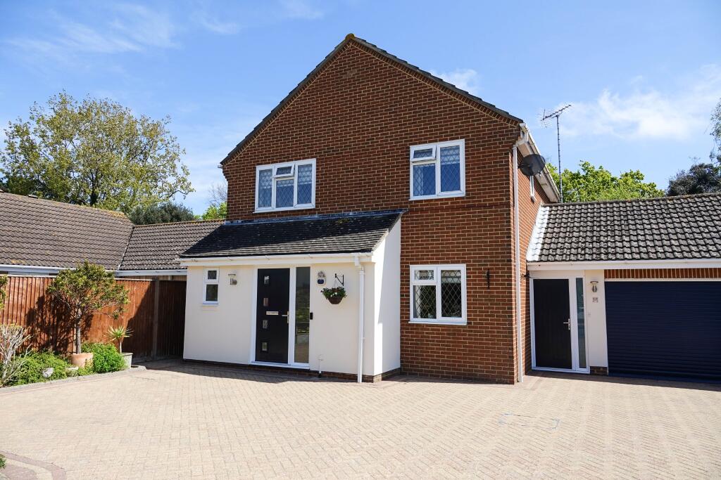 3 bedroom detached house for sale in Aldwick Felds, Bognor Regis, PO21