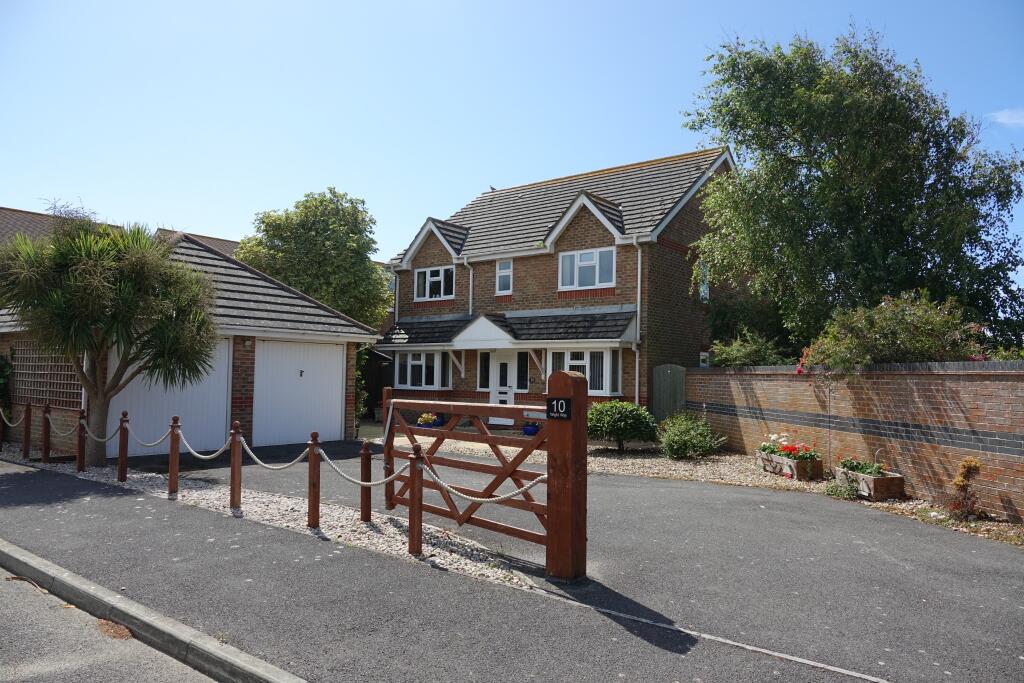 4 bedroom detached house for sale in Wight Way, Selsey, PO20