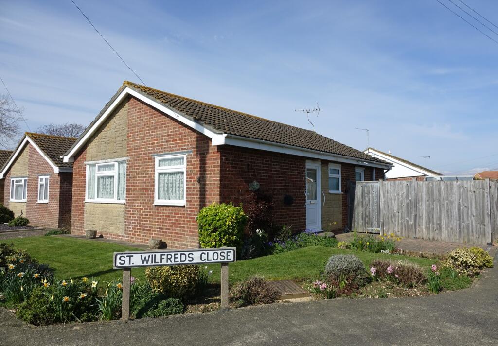 2 bedroom detached bungalow for sale in Roundstone Way, Selsey, PO20