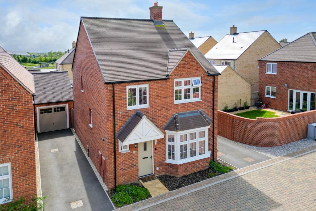 4 bedroom detached house for sale in Peccle Close, Alconbury Weald