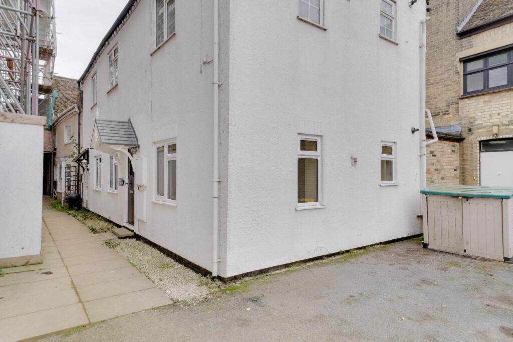 Main image of property: White Hart Court, St. Ives, Cambridgeshire, PE27