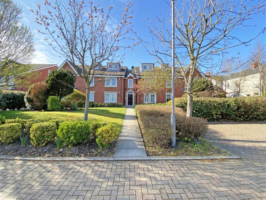 3 bedroom apartment for sale in Regal Court, Liverpool Road, Southport, PR8