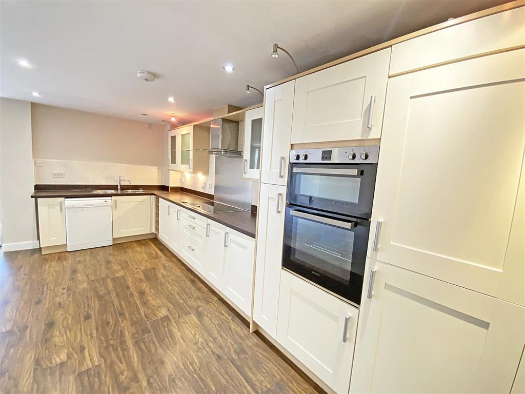2 bedroom apartment for sale in The Knowles, Blundellsands Road West