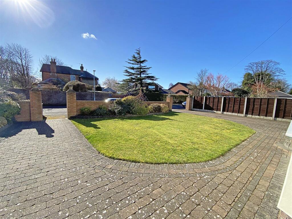 3 bedroom bungalow for sale in Wicks Lane, Formby, Liverpool, L37