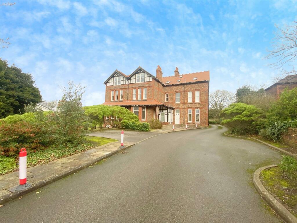 2 bedroom apartment for sale in Merrilocks Road, Blundellsands, L23