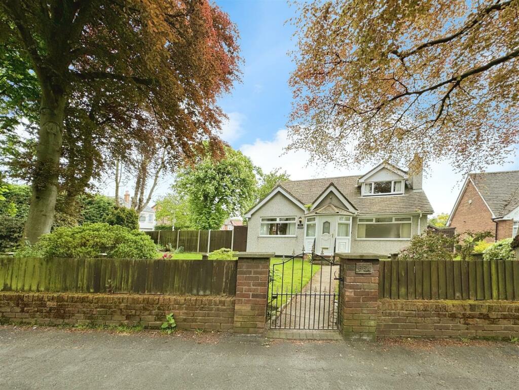 4 bedroom detached bungalow for sale in Gores Lane, Formby, Liverpool, L37