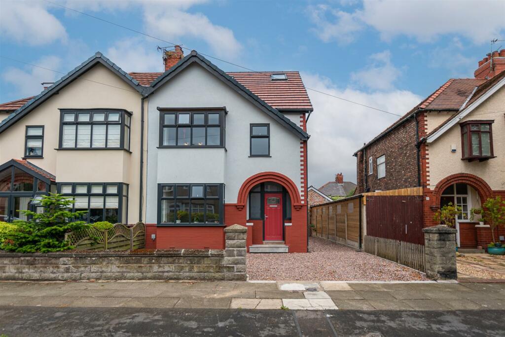 4 bedroom semidetached house for sale in Cranfield Road, Crosby