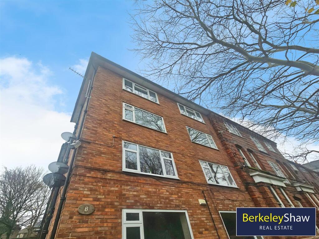 Main image of property: Park Terrace, Waterloo, Liverpool