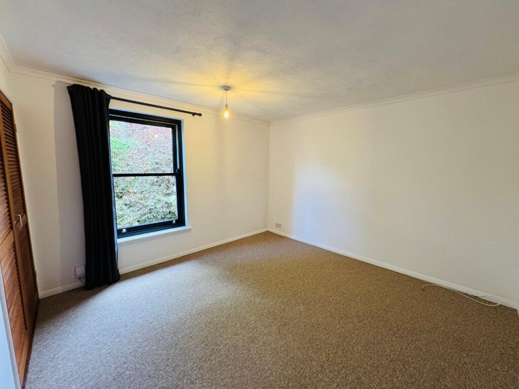 Main image of property: Bowthorpe Close, Christchurch Park, Ipswich, IP1