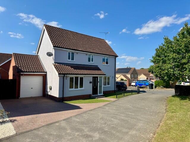 Main image of property: Speckled Wood Close, Pinewood, Ipswich, IP8